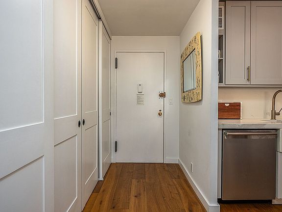 4th image of 305 E 24th St APT 19-D