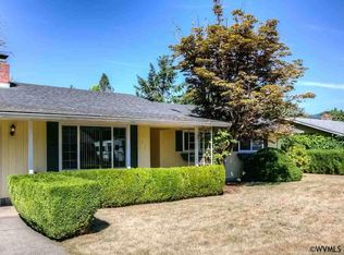 915 SW Hall Ave, Mill City, OR