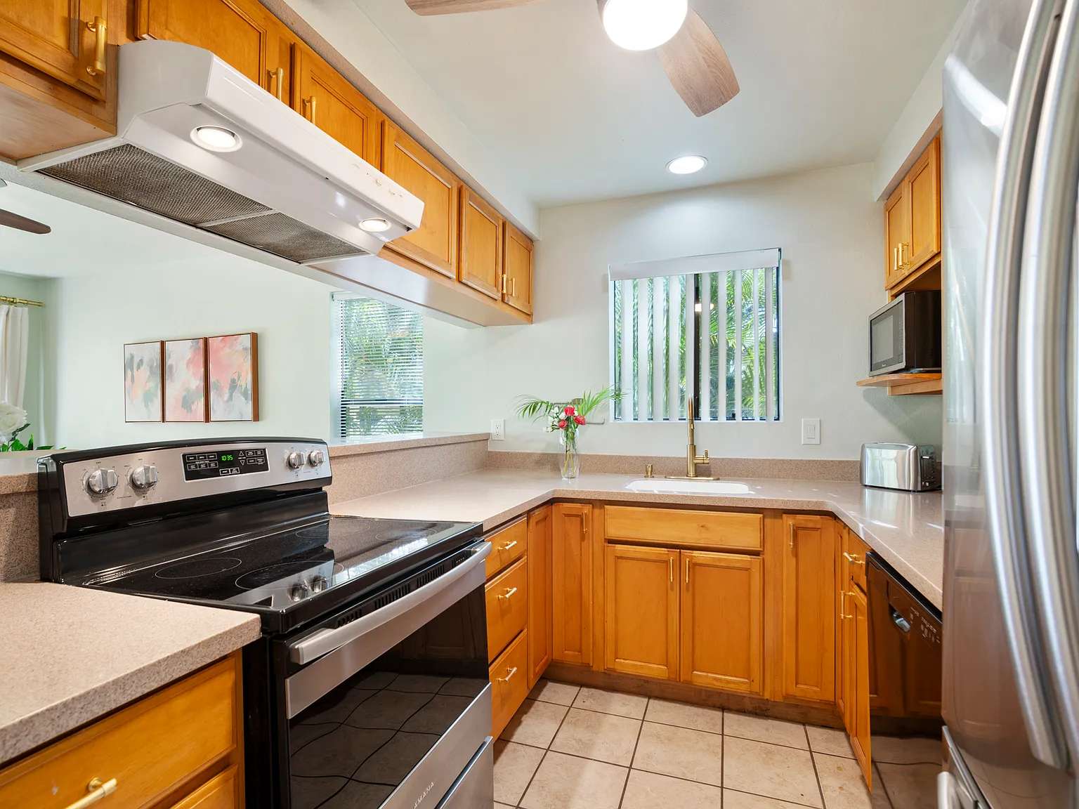 2 bed, 1.5 bath, 782 sqft, $3,200 — Photo 3