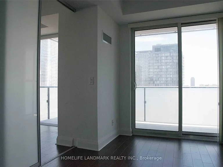 1080 Bay St #2510 — Photo 7