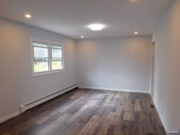 5th image of 148 Thomas St Floor 2
