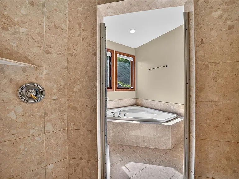 3187 Turnberry Dr — Photo 30
