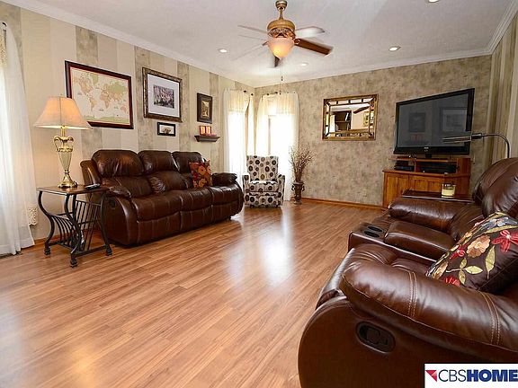 4th image of 705 N Aberdeen Dr