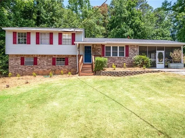 612 Village Lane Dr SW, Marietta, GA 30060
