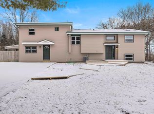 6872 Safford Rd, Rockford, IL 61101