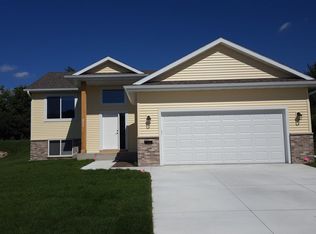 6778 Gaillardia Dr NW, Rochester, MN 55901