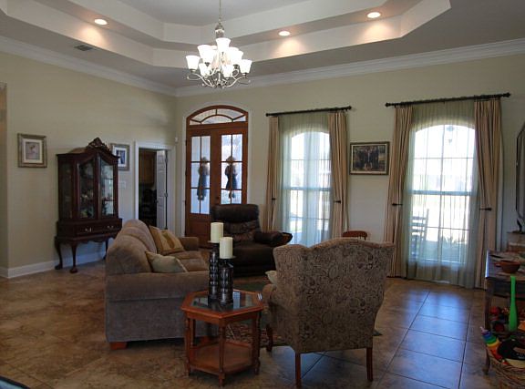 3rd image of 260 Sugar Land St