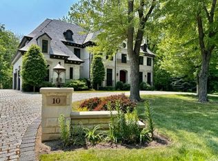 10 Lakewood Dr, Glencoe, IL