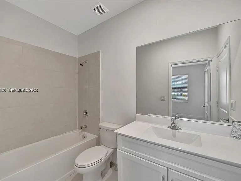 1857 SE 26th Ter — Photo 10