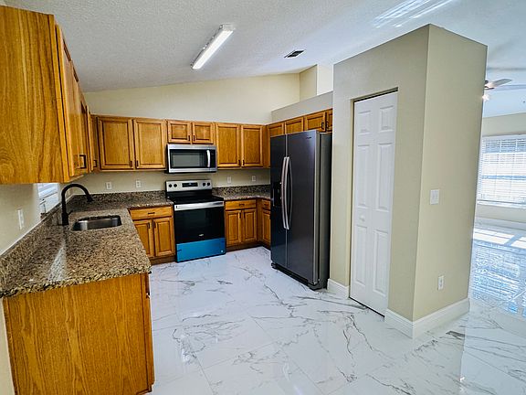 Kitchen & Pantry