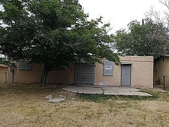 3rd image of 12800 La Cueva Ln NE