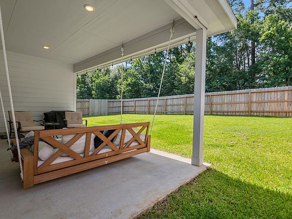2nd image of 560 Newcomb Hollow Dr