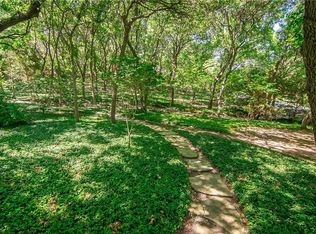 400 Forest Oaks Dr, Fairview, TX 75069