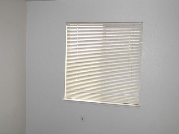 4th image of 3010 T St APT 4