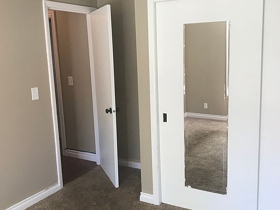 3rd image of 4525 Lark Ct NE