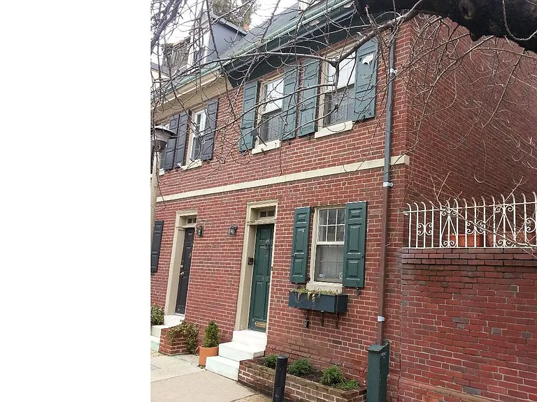 419 S Quince St — Photo 1