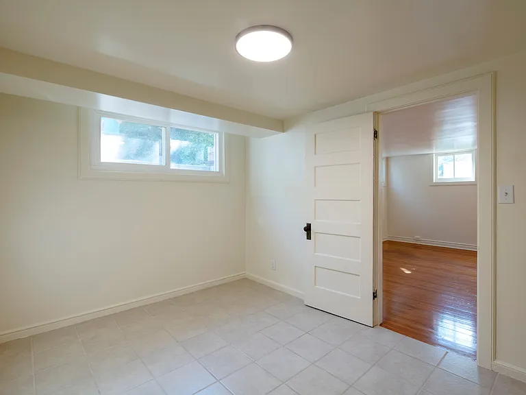 1621 E Princeton Ave — Photo 18