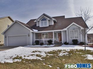 9120 Iltis Dr, Urbandale, IA 50322
