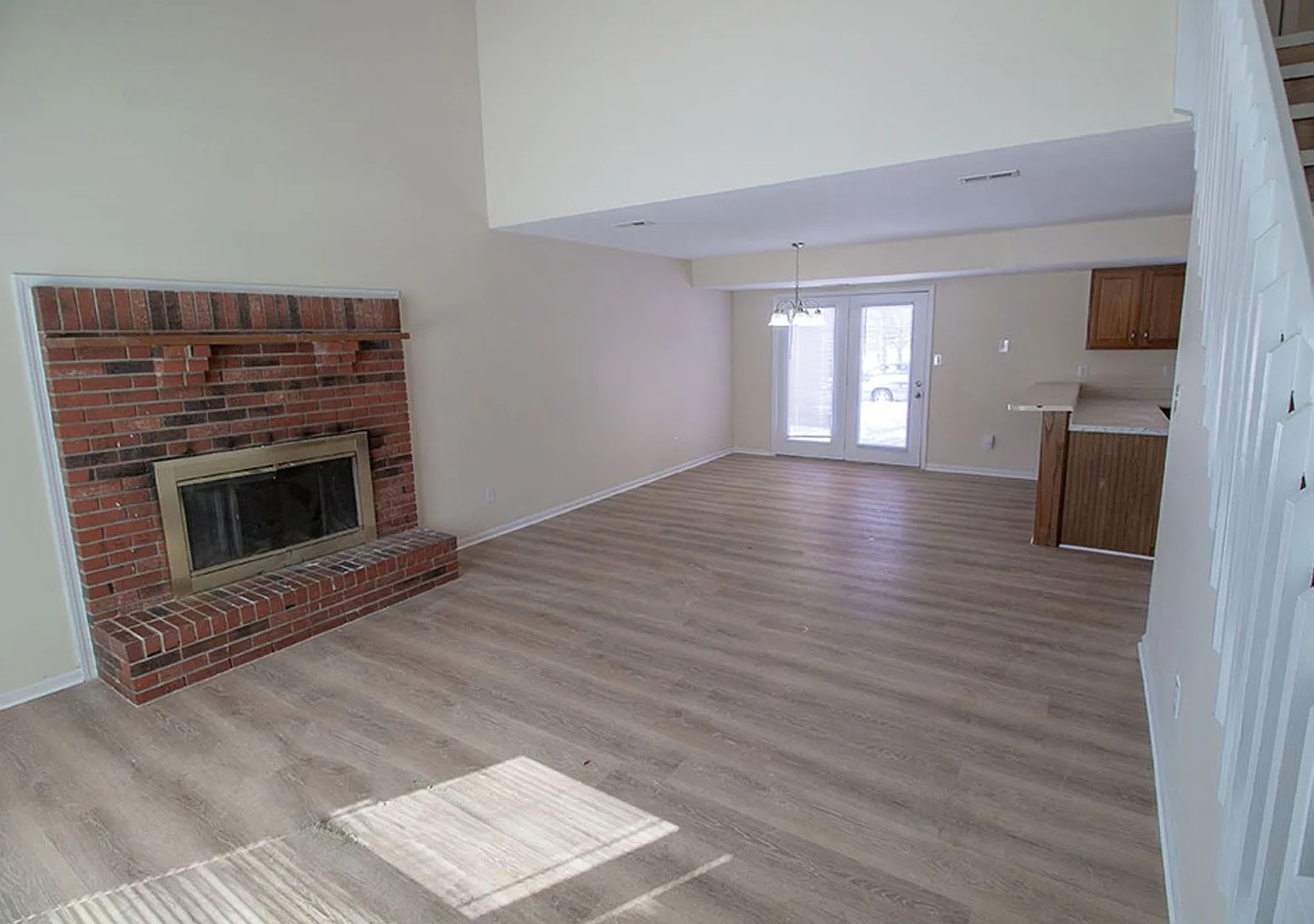 Spacious 3 bedroom duplex with 2.5 baths. — Photo 3