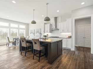 333 NW Ambersham Dr, Lees Summit, MO 64081