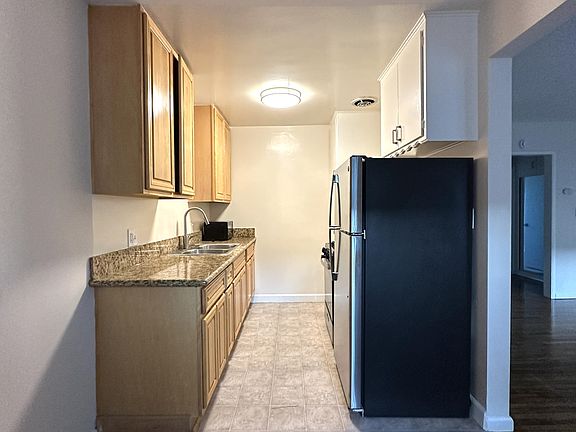 5th image of 4500 E 7th St APT 5