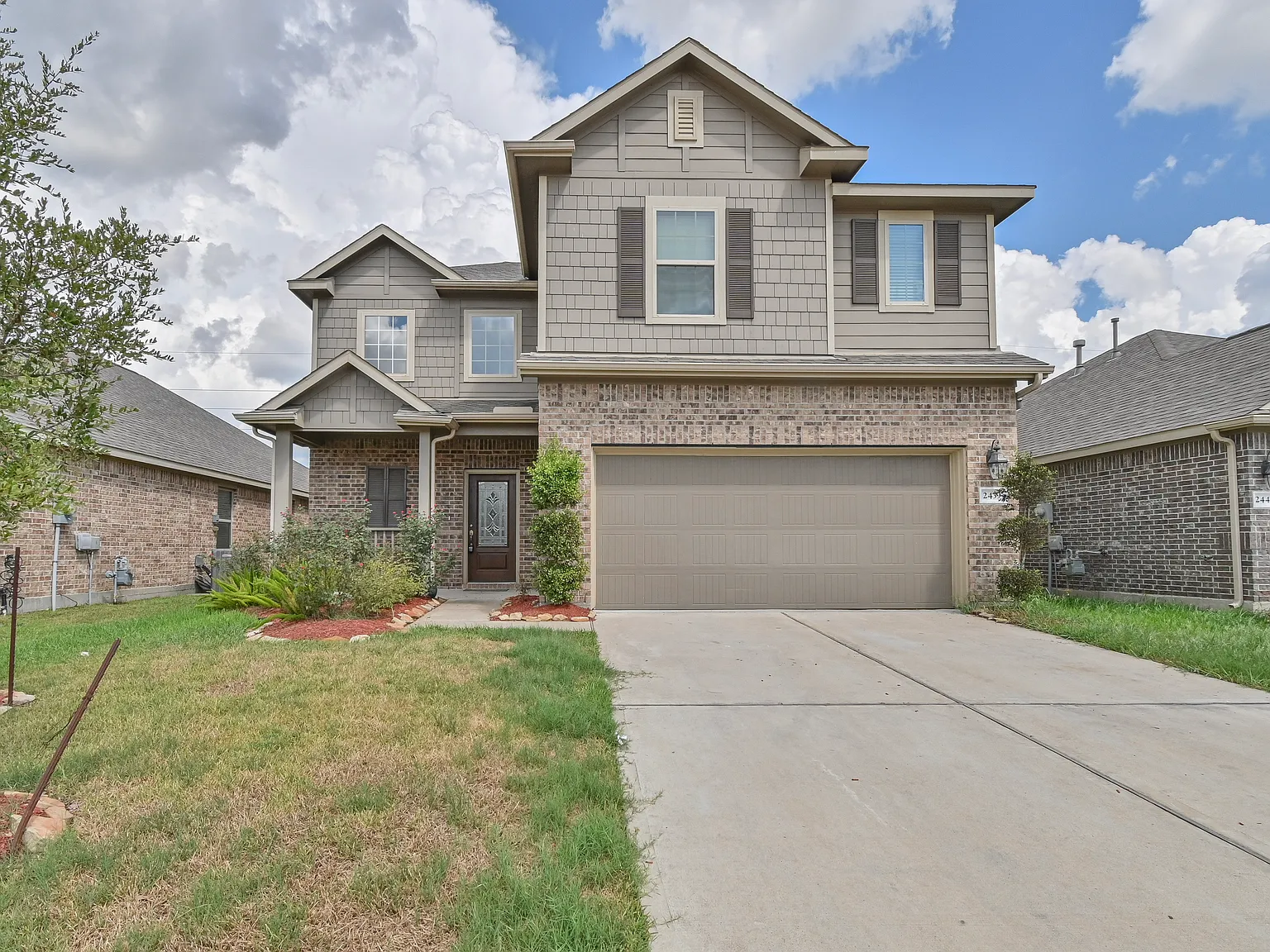4 bed, 2.5 bath, 2652 sqft, $2,375 — Photo 1