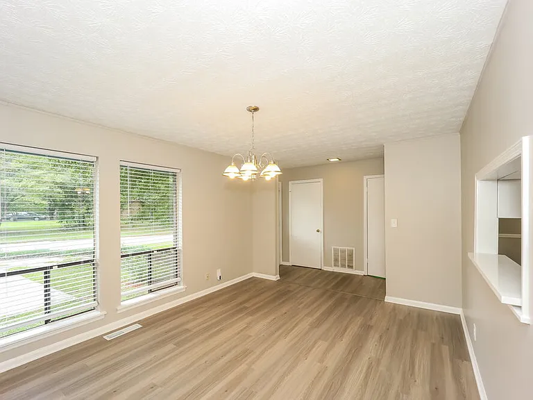 9036 Sterling Ridge Ln — Photo 8