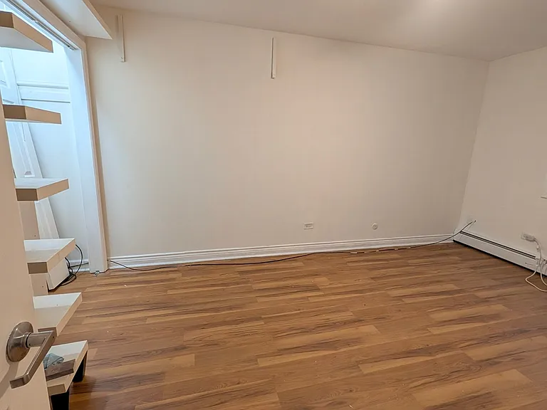 6361 N Paulina St #1B — Photo 9
