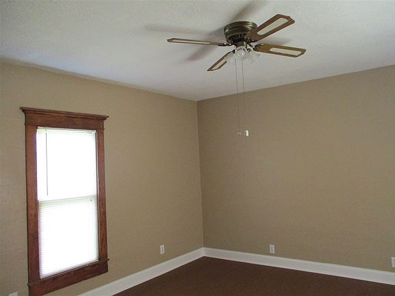 3rd image of 514 Maxie Ct