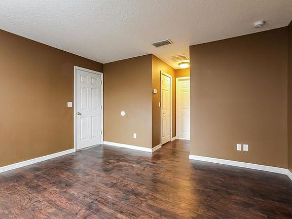 3rd image of 2125 Bexley Dr