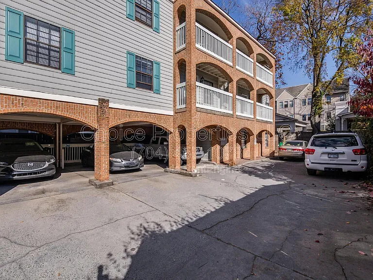 406 W 9th St #203 — Photo 19
