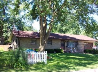 302 3rd St, Mendota, IL 61342