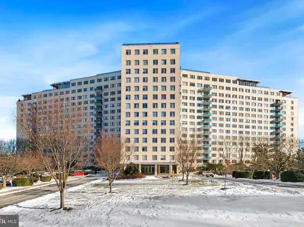 10401 Grosvenor Pl APT 408, Rockville, MD 20852