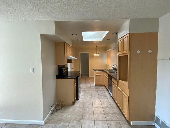 4th image of 10441 Lansdale Ave