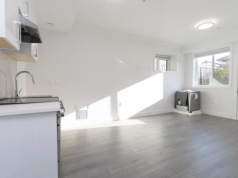2122 E 32nd Ave #102 — Photo 15
