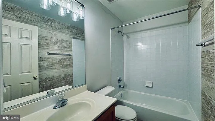 21779 Kings Crossing Ter — Photo 15