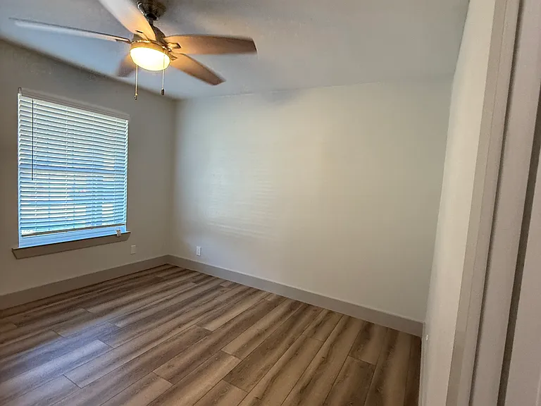 N Cypress Cir — Photo 3