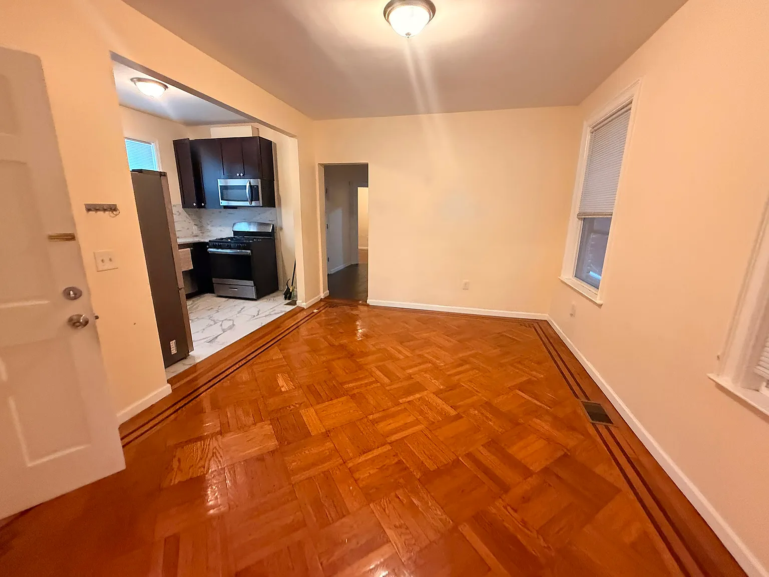 198 Danforth Ave — Photo 2