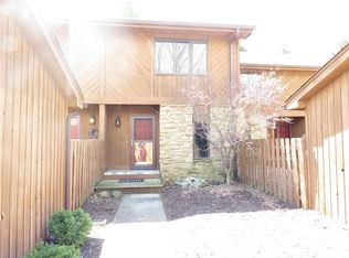 3173 Sycamore Dr, Columbus, IN 47203