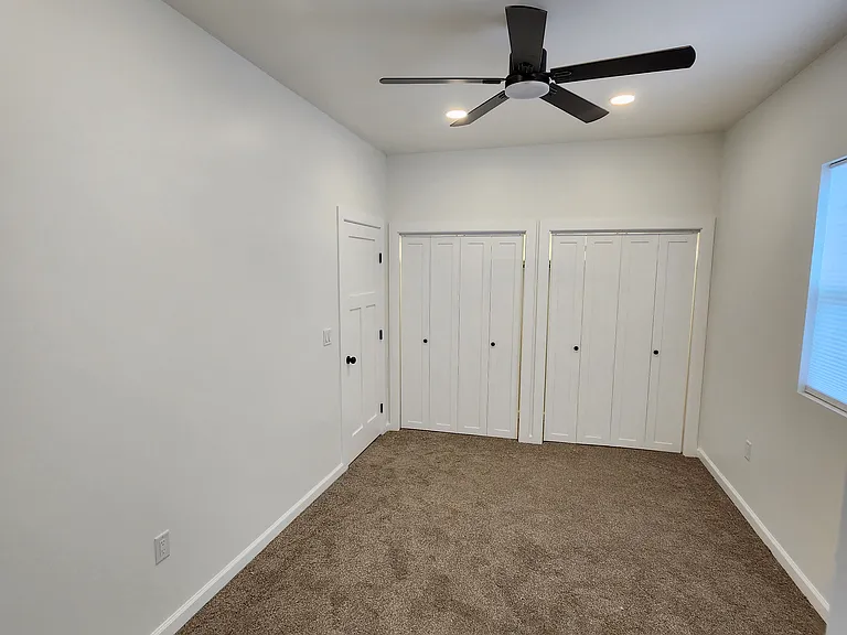 202 E Randolph St — Photo 13