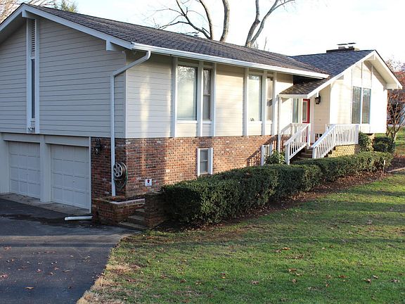 3rd image of 12360 N Fox Den Dr