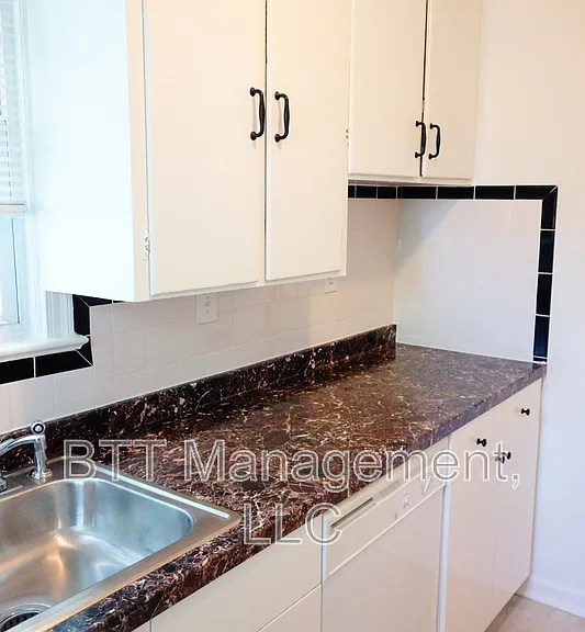 8405 Greenwood Ave #2 — Photo 44