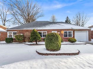 27400 Markbarry Dr, Euclid, OH 44132