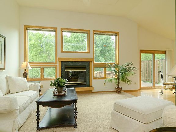 4th image of 1009 Forest Glen Ct