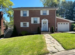 1006 Sunset Dr, Fairmont, WV