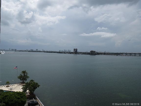 3rd image of 2121 N Bayshore Dr APT 914