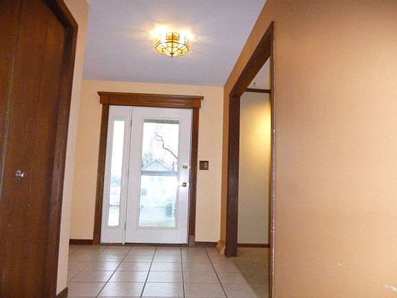 3rd image of 25451 W T St