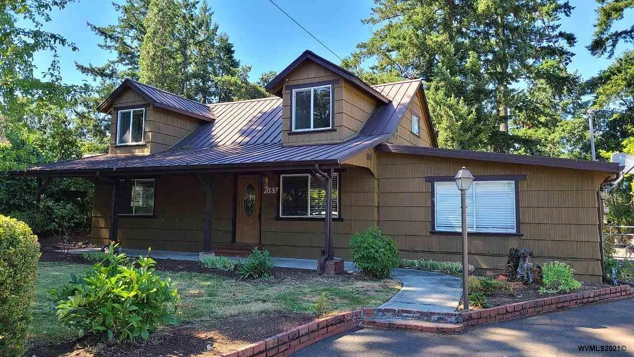 1185 Albert Dr SE photo 1