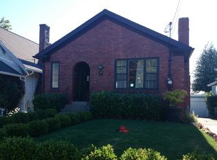 1810 Warren Ave N, Seattle, WA 98109