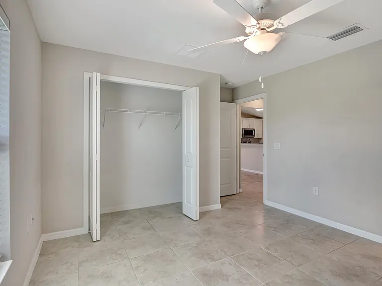 1014 Diplomat Pkwy W — Photo 21